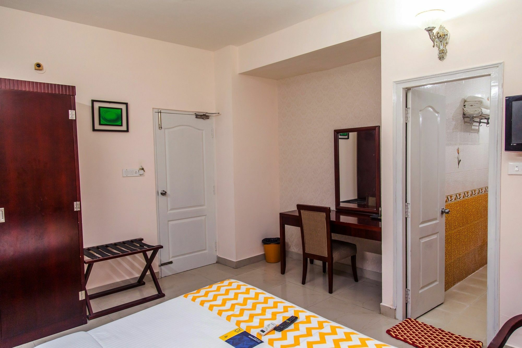 Fabexpress Oriental Suites III - Btm Mico Layout Bangalore Exteriör bild